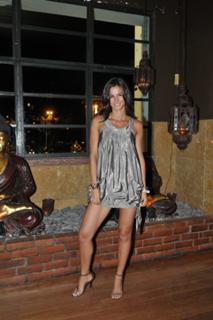 Cláudia Vieira feet photo thumbnail