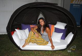 Cláudia Vieira feet photo thumbnail
