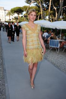 Clémence Poésy feet photo thumbnail