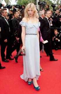 Clémence Poésy feet photo thumbnail