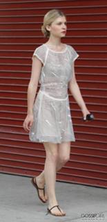 Clémence Poésy feet photo thumbnail