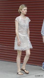 Clémence Poésy feet photo thumbnail