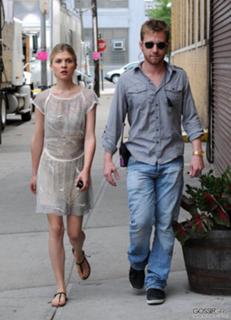 Clémence Poésy feet photo thumbnail