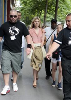 Clémence Poésy feet photo thumbnail