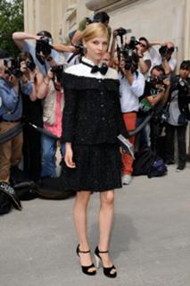 Clémence Poésy feet photo thumbnail