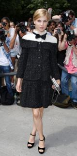Clémence Poésy feet photo thumbnail