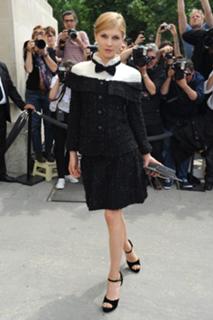 Clémence Poésy feet photo thumbnail