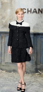 Clémence Poésy feet photo thumbnail