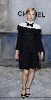 Clémence Poésy feet photo thumbnail