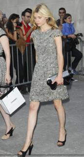 Clémence Poésy feet photo thumbnail