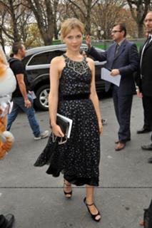 Clémence Poésy feet photo thumbnail