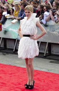 Clémence Poésy feet photo thumbnail