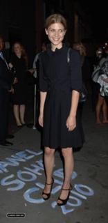 Clémence Poésy feet photo thumbnail