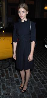 Clémence Poésy feet photo thumbnail
