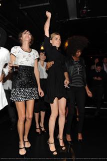 Clémence Poésy feet photo thumbnail