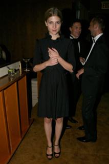 Clémence Poésy feet photo thumbnail