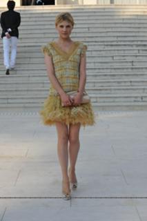 Clémence Poésy feet photo thumbnail