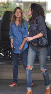 Clémence Poésy feet photo thumbnail