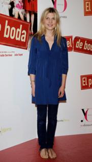 Clémence Poésy feet photo thumbnail