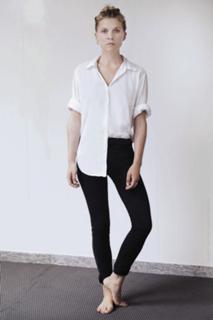 Clémence Poésy feet photo thumbnail