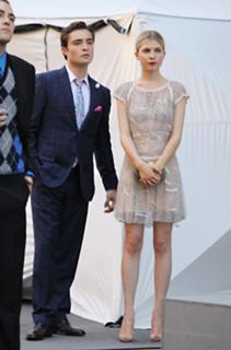 Clémence Poésy feet photo thumbnail
