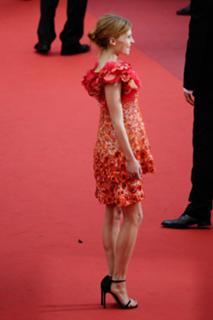 Clémence Poésy feet photo thumbnail