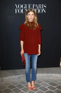 Clémence Poésy feet photo thumbnail