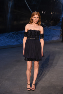 Clémence Poésy feet photo thumbnail