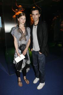 Clémence Poésy feet photo thumbnail