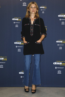 Clémence Poésy feet photo thumbnail