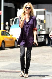 Clémence Poésy feet photo thumbnail