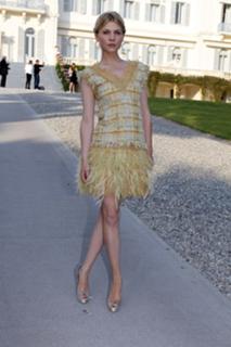 Clémence Poésy feet photo thumbnail