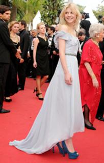 Clémence Poésy feet photo thumbnail