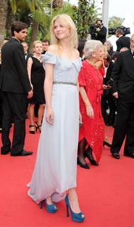 Clémence Poésy feet photo thumbnail