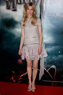 Clémence Poésy feet photo thumbnail