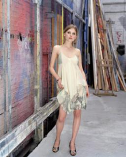 Clémence Poésy feet photo thumbnail