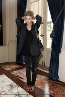 Clémence Poésy feet photo thumbnail