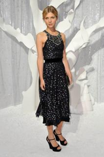 Clémence Poésy feet photo thumbnail