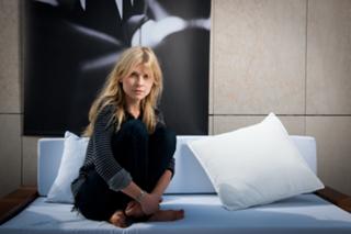 Clémence Poésy feet photo thumbnail