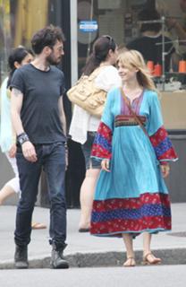 Clémence Poésy feet photo thumbnail