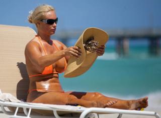 Coco Austin feet photo thumbnail