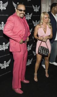 Coco Austin feet photo thumbnail