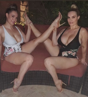 Coco Austin feet photo thumbnail