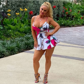 Coco Austin feet photo thumbnail