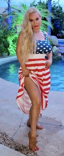 Coco Austin feet photo thumbnail