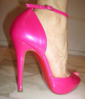 Coco Austin feet photo thumbnail