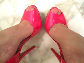 Coco Austin feet photo thumbnail