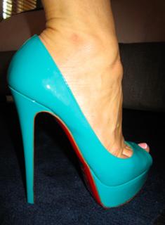 Coco Austin feet photo thumbnail