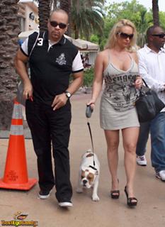 Coco Austin feet photo thumbnail