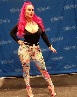 Coco Austin feet photo thumbnail